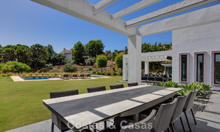 Lujosa villa de estilo mediterráneo en venta en una comunidad cerrada rodeada de naturaleza en Marbella - Benahavis 805698 