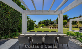 Lujosa villa de estilo mediterráneo en venta en una comunidad cerrada rodeada de naturaleza en Marbella - Benahavis 805700 