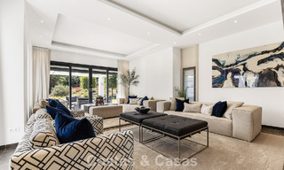 Lujosa villa de estilo mediterráneo en venta en una comunidad cerrada rodeada de naturaleza en Marbella - Benahavis 805701 