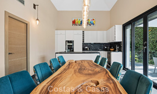 Lujosa villa de estilo mediterráneo en venta en una comunidad cerrada rodeada de naturaleza en Marbella - Benahavis 805705 