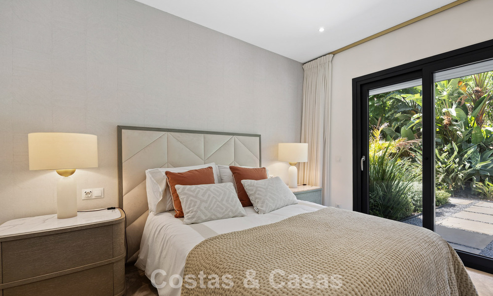 Lujosa villa de estilo mediterráneo en venta en una comunidad cerrada rodeada de naturaleza en Marbella - Benahavis 805723