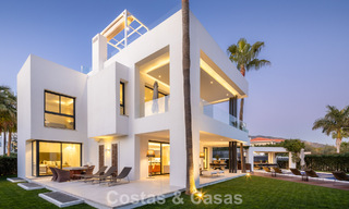 Villa contemporánea de lujo en venta en una exclusiva zona residencial cerrada en la prestigiosa Milla de Oro de Marbella 776685 