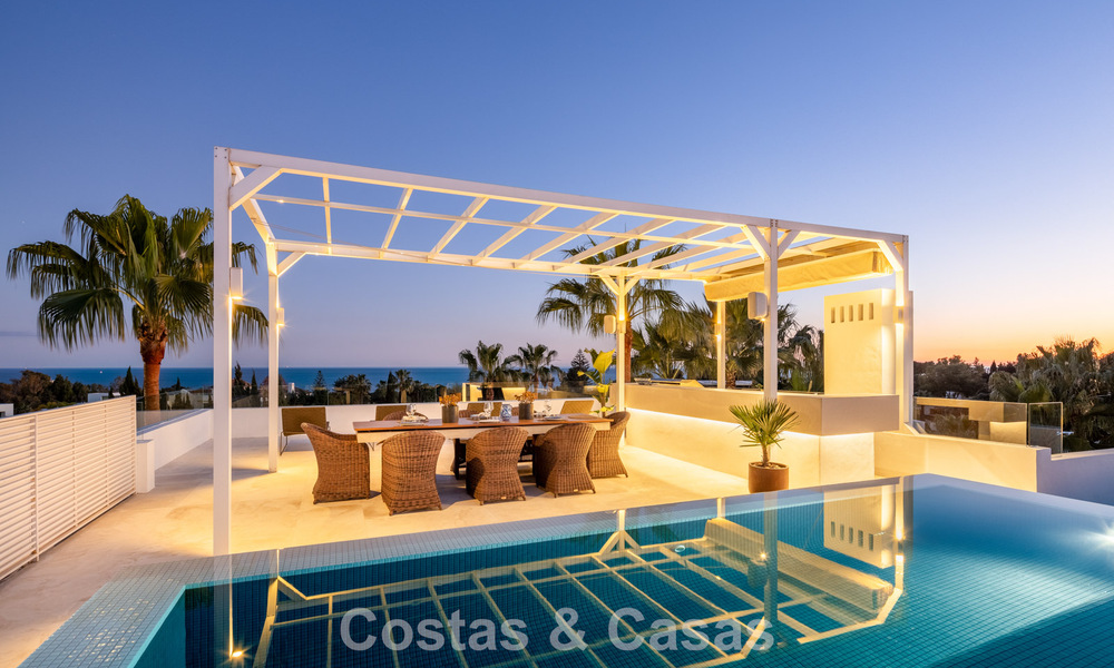 Villa contemporánea de lujo en venta en una exclusiva zona residencial cerrada en la prestigiosa Milla de Oro de Marbella 776687