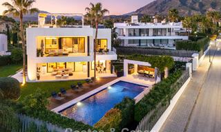 Villa contemporánea de lujo en venta en una exclusiva zona residencial cerrada en la prestigiosa Milla de Oro de Marbella 776689 