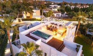 Villa contemporánea de lujo en venta en una exclusiva zona residencial cerrada en la prestigiosa Milla de Oro de Marbella 776690 