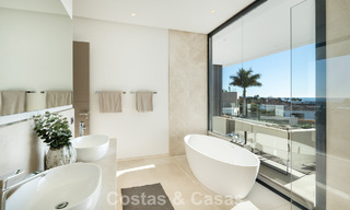 Villa contemporánea de lujo en venta en una exclusiva zona residencial cerrada en la prestigiosa Milla de Oro de Marbella 776694 