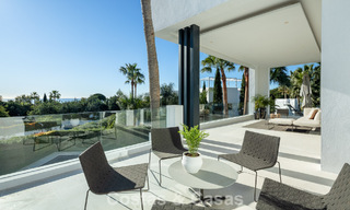 Villa contemporánea de lujo en venta en una exclusiva zona residencial cerrada en la prestigiosa Milla de Oro de Marbella 776697 