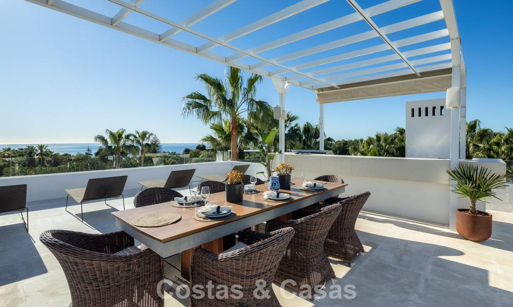 Villa contemporánea de lujo en venta en una exclusiva zona residencial cerrada en la prestigiosa Milla de Oro de Marbella 776700