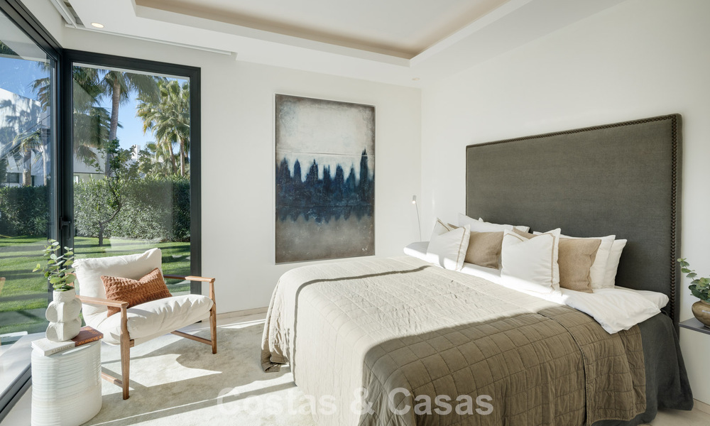 Villa contemporánea de lujo en venta en una exclusiva zona residencial cerrada en la prestigiosa Milla de Oro de Marbella 776701