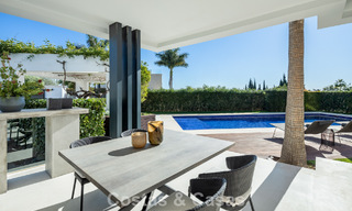 Villa contemporánea de lujo en venta en una exclusiva zona residencial cerrada en la prestigiosa Milla de Oro de Marbella 776702 
