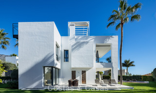 Villa contemporánea de lujo en venta en una exclusiva zona residencial cerrada en la prestigiosa Milla de Oro de Marbella 776703 
