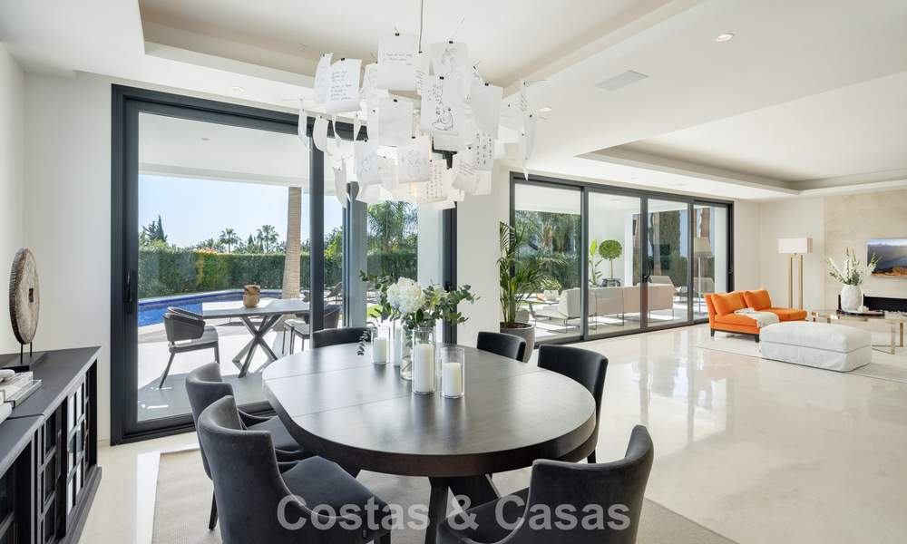 Villa contemporánea de lujo en venta en una exclusiva zona residencial cerrada en la prestigiosa Milla de Oro de Marbella 776705