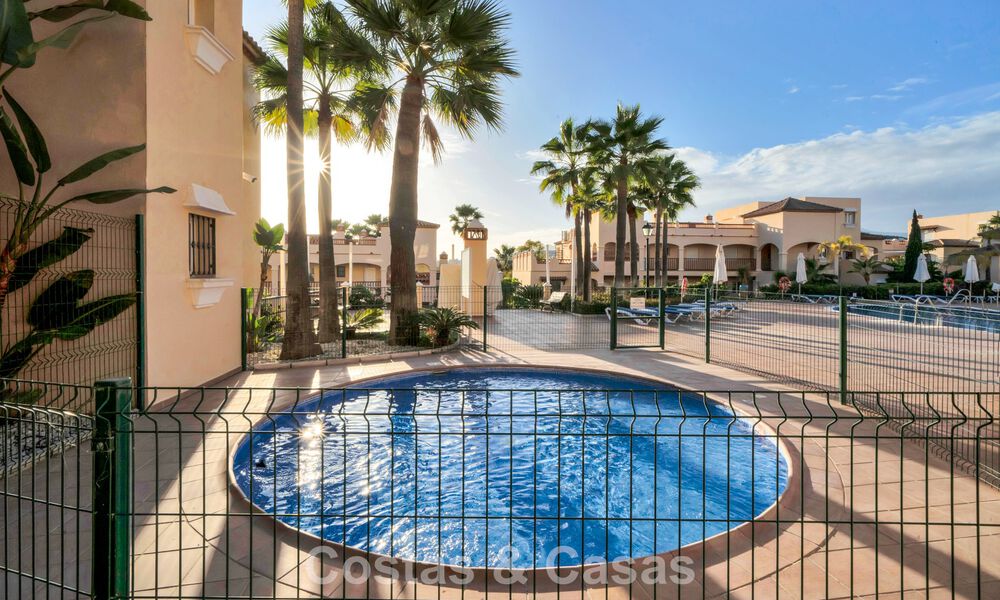 Lujoso apartamento en planta baja en venta, situado en la Nueva Milla de Oro entre Marbella y Estepona 776541