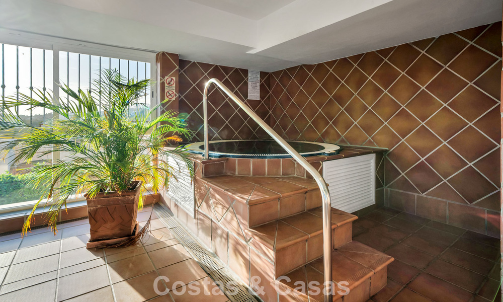 Lujoso apartamento en planta baja en venta, situado en la Nueva Milla de Oro entre Marbella y Estepona 776544