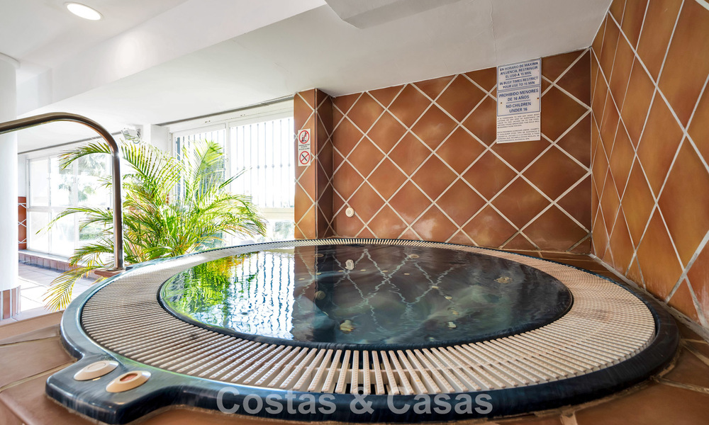 Lujoso apartamento en planta baja en venta, situado en la Nueva Milla de Oro entre Marbella y Estepona 776545