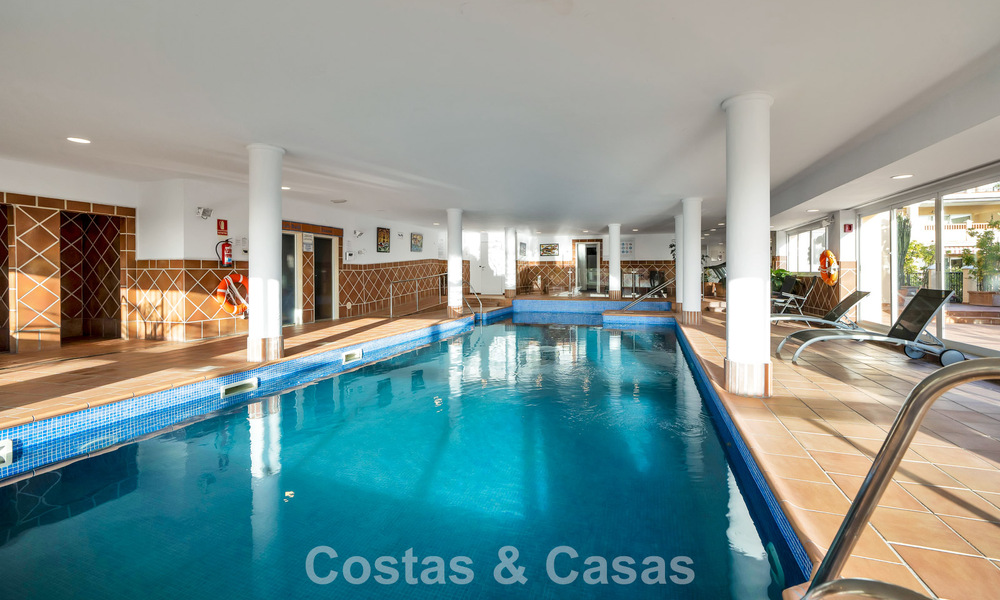 Lujoso apartamento en planta baja en venta, situado en la Nueva Milla de Oro entre Marbella y Estepona 776546