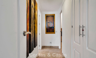 Lujoso apartamento en planta baja en venta, situado en la Nueva Milla de Oro entre Marbella y Estepona 776550 