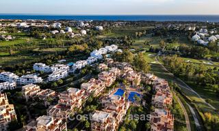 Lujoso apartamento en planta baja en venta, situado en la Nueva Milla de Oro entre Marbella y Estepona 776567 