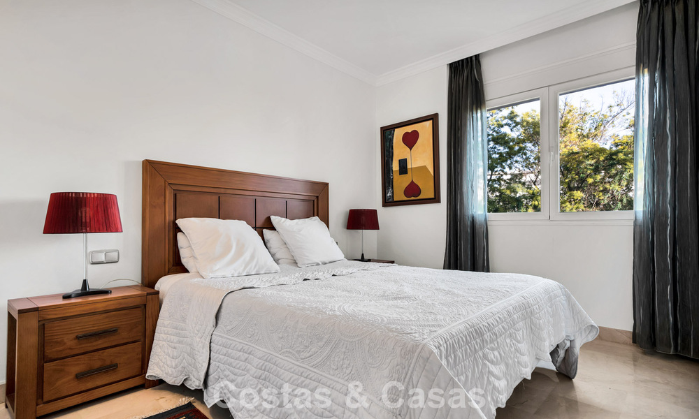 Lujoso apartamento en planta baja en venta, situado en la Nueva Milla de Oro entre Marbella y Estepona 776568