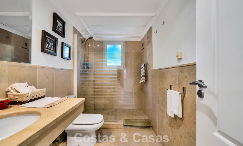 Lujoso apartamento en planta baja en venta, situado en la Nueva Milla de Oro entre Marbella y Estepona 776571