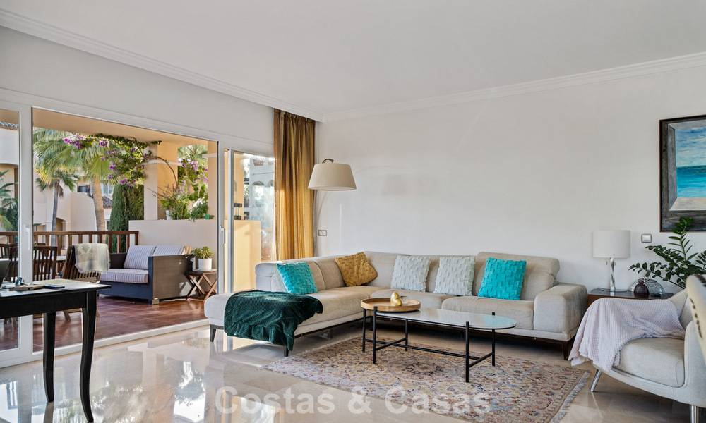 Lujoso apartamento en planta baja en venta, situado en la Nueva Milla de Oro entre Marbella y Estepona 776581