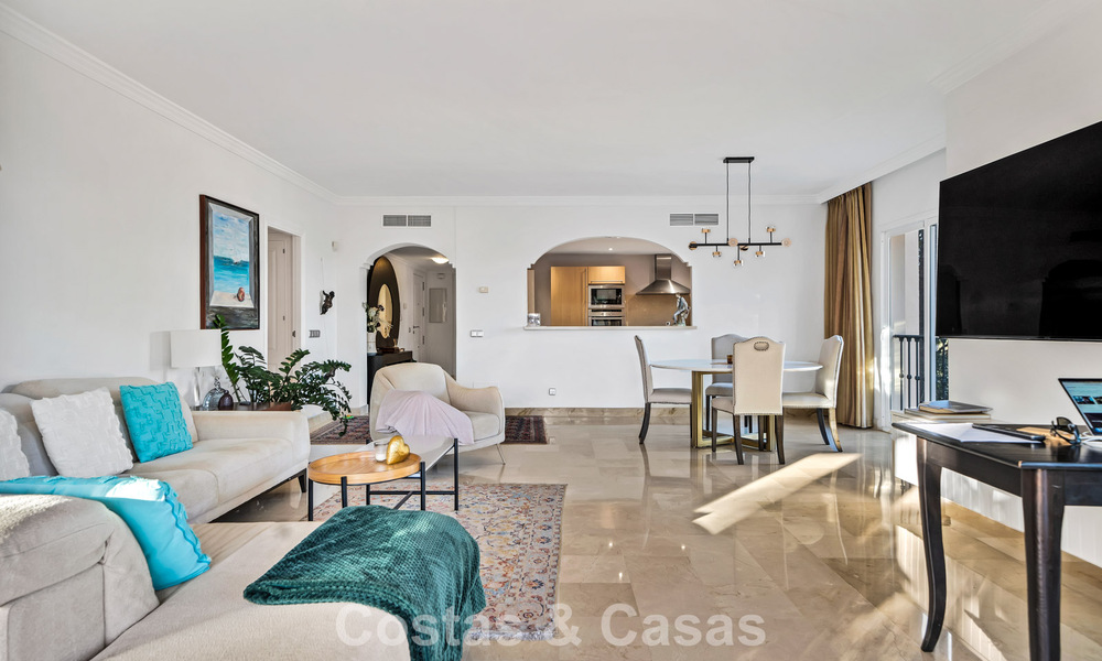 Lujoso apartamento en planta baja en venta, situado en la Nueva Milla de Oro entre Marbella y Estepona 776582