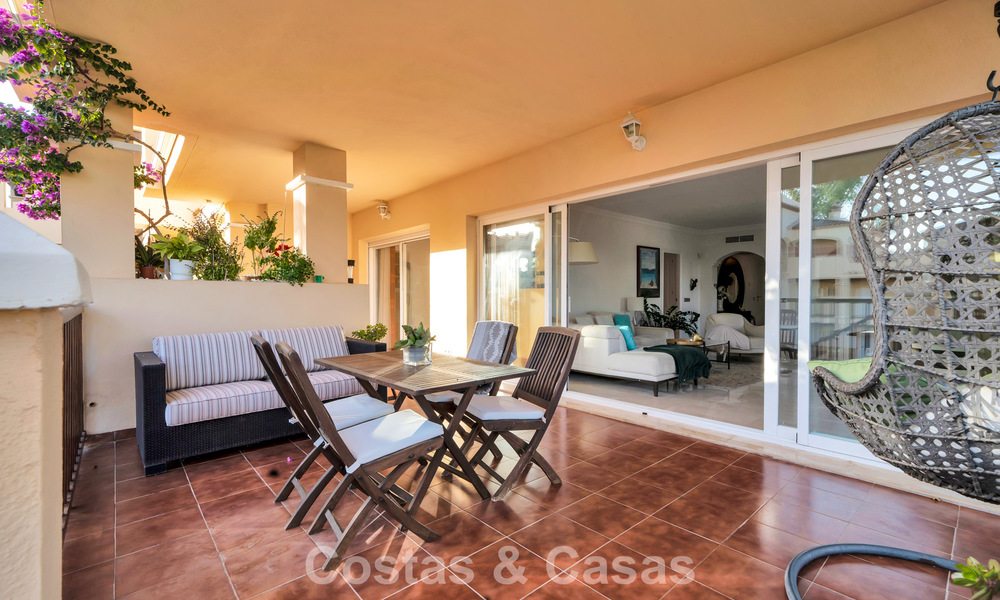 Lujoso apartamento en planta baja en venta, situado en la Nueva Milla de Oro entre Marbella y Estepona 776587