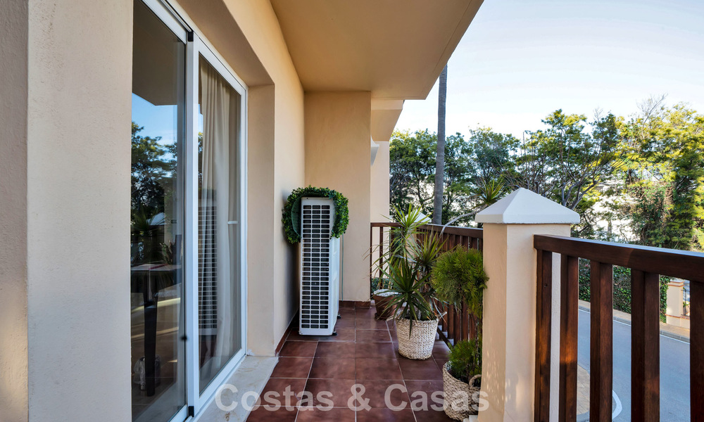 Lujoso apartamento en planta baja en venta, situado en la Nueva Milla de Oro entre Marbella y Estepona 776590