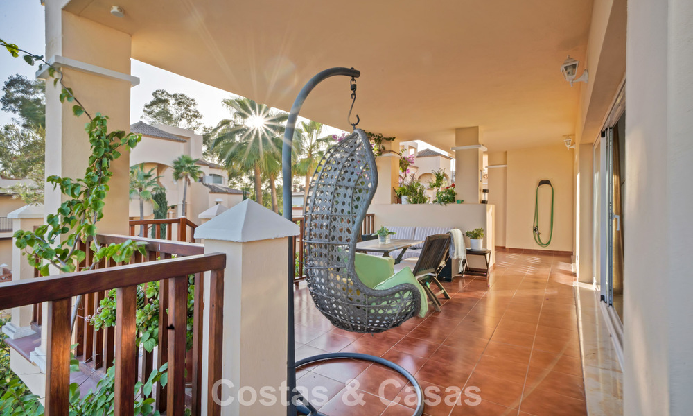 Lujoso apartamento en planta baja en venta, situado en la Nueva Milla de Oro entre Marbella y Estepona 776591