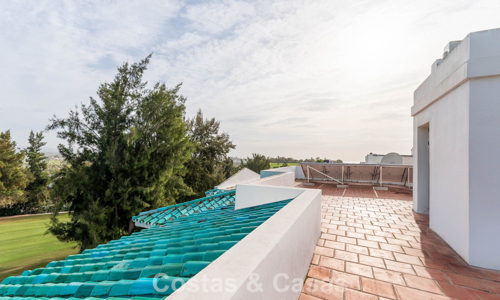 Encantadora casa adosada con piscina privada en venta, en un codiciado enclave de golf de La Quinta, Marbella - Benahavis 776618