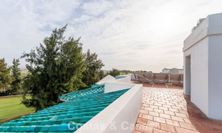 Encantadora casa adosada con piscina privada en venta, en un codiciado enclave de golf de La Quinta, Marbella - Benahavis 776618 