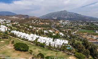 Encantadora casa adosada con piscina privada en venta, en un codiciado enclave de golf de La Quinta, Marbella - Benahavis 776619 