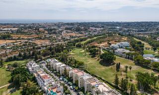 Encantadora casa adosada con piscina privada en venta, en un codiciado enclave de golf de La Quinta, Marbella - Benahavis 776620 