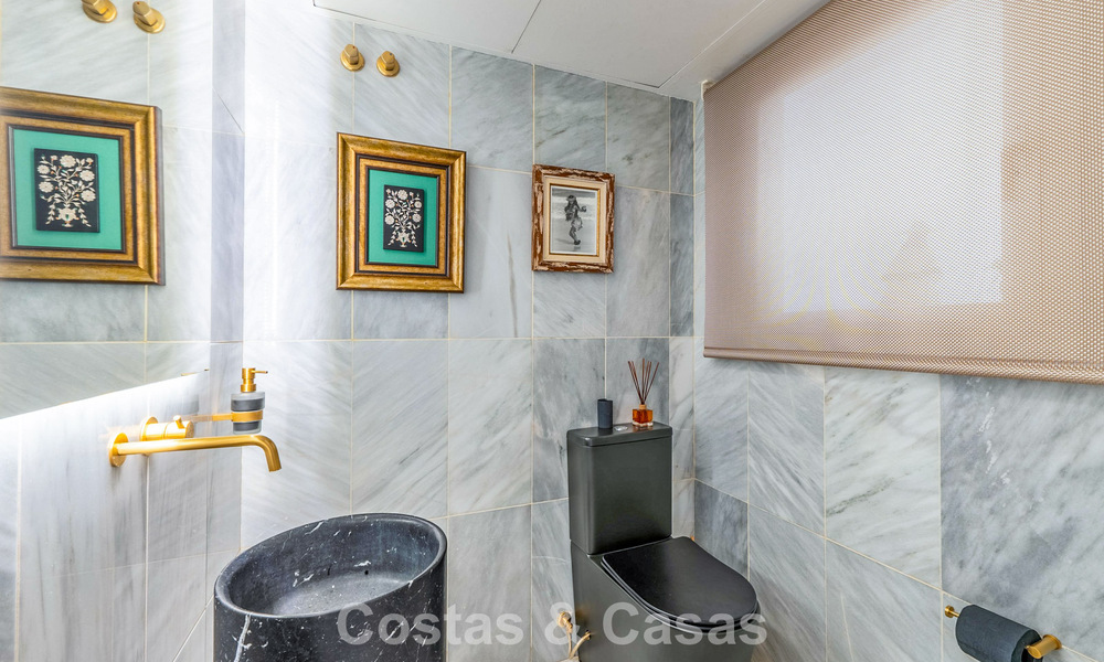 Encantadora casa adosada con piscina privada en venta, en un codiciado enclave de golf de La Quinta, Marbella - Benahavis 776636