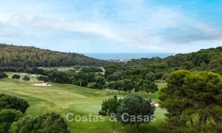 Espectacular obra maestra de diseño futurista en venta, en comunidad cerrada 24/7 de Sotogrande, Costa del Sol 776658 