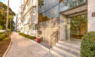 Exclusivos apartamentos y áticos en la playa en venta, Puerto Banús - Marbella 23434 