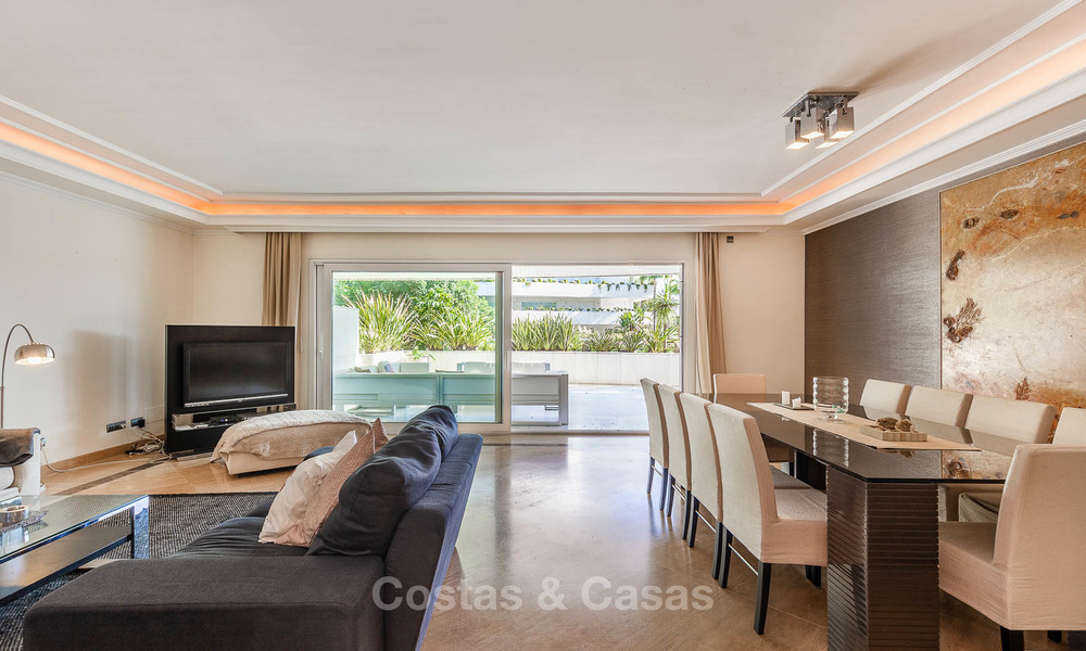 Exclusivos apartamentos y áticos en la playa en venta, Puerto Banús - Marbella 23446