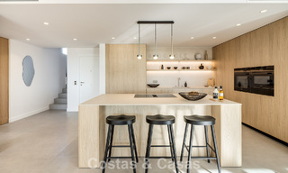 Lujoso ático reformado con vistas panorámicas al mar en venta en Nueva Andalucía, Marbella 776800 