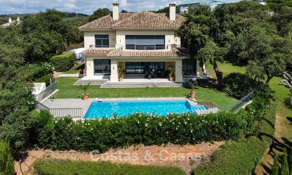 Fantástica villa de lujo en venta rodeada de naturaleza en la exclusiva comunidad de Valderrama en Sotogrande, Costa del Sol 776715