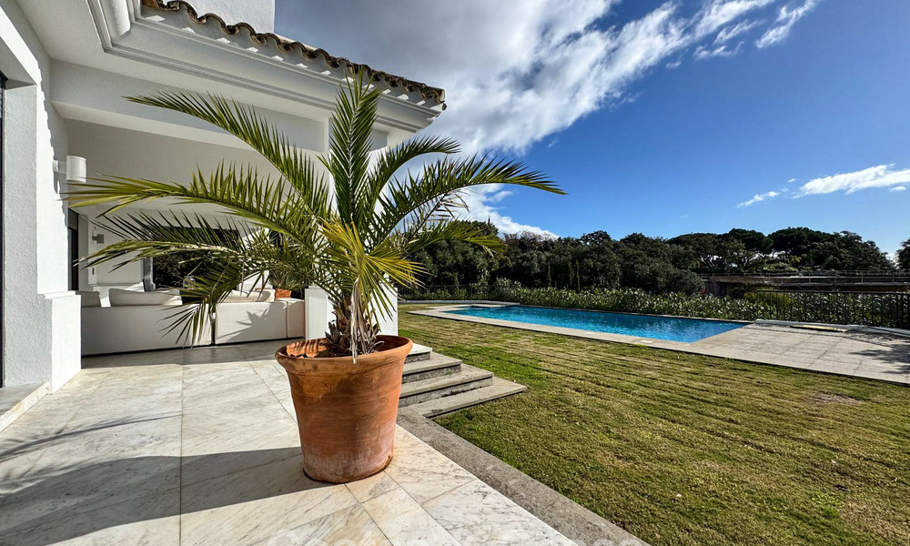 Fantástica villa de lujo en venta rodeada de naturaleza en la exclusiva comunidad de Valderrama en Sotogrande, Costa del Sol 776725