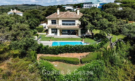 Fantástica villa de lujo en venta rodeada de naturaleza en la exclusiva comunidad de Valderrama en Sotogrande, Costa del Sol 776726