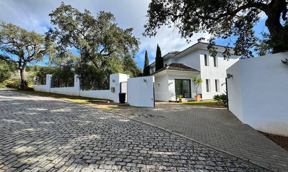 Fantástica villa de lujo en venta rodeada de naturaleza en la exclusiva comunidad de Valderrama en Sotogrande, Costa del Sol 776728