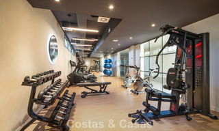 Moderna villa adosada con vistas al mar en venta en un complejo de lujo en Mijas Costa, Costa del Sol 776816 