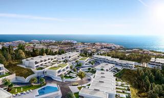 Moderna villa adosada con vistas al mar en venta en un complejo de lujo en Mijas Costa, Costa del Sol 776819 