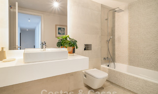 Moderna villa adosada con vistas al mar en venta en un complejo de lujo en Mijas Costa, Costa del Sol 776829 