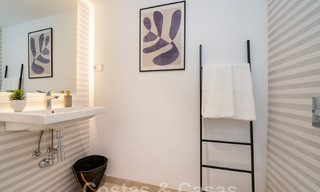 Moderna villa adosada con vistas al mar en venta en un complejo de lujo en Mijas Costa, Costa del Sol 776832 