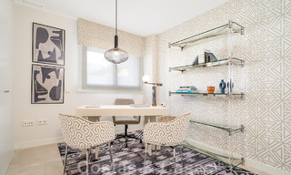 Moderna villa adosada con vistas al mar en venta en un complejo de lujo en Mijas Costa, Costa del Sol 776833 