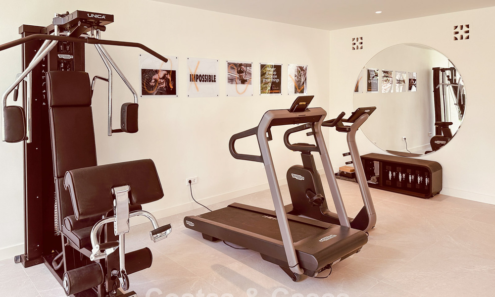 Villa de lujo reformada en venta en una prestigiosa zona residencial en Marbella Este 777034