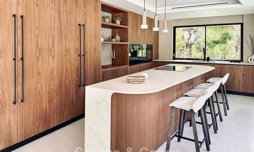 Villa de lujo reformada en venta en una prestigiosa zona residencial en Marbella Este 777041