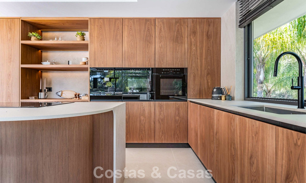 Villa de lujo reformada en venta en una prestigiosa zona residencial en Marbella Este 777061